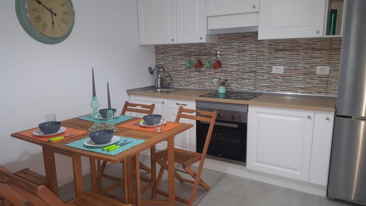 Cozy Apartment In Centric Area At Caleta De Fuste With Air Conditioner Eksteriør billede