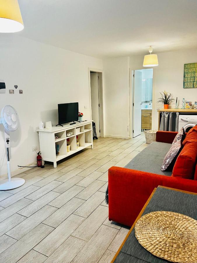 Cozy Apartment In Centric Area At Caleta De Fuste With Air Conditioner Eksteriør billede