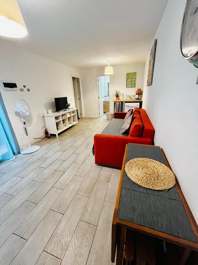 Cozy Apartment In Centric Area At Caleta De Fuste With Air Conditioner Eksteriør billede
